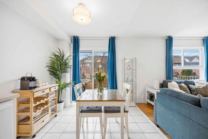 Photo 7 at 32 Bellagio Crescent, Patterson, Vaughan