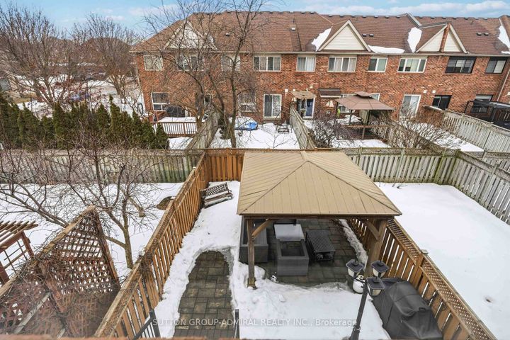 Photo 18 at 32 Bellagio Crescent, Patterson, Vaughan