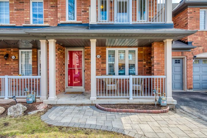 Photo 2 at 2322 Saddlecreek Crescent, WM Westmount, Oakville