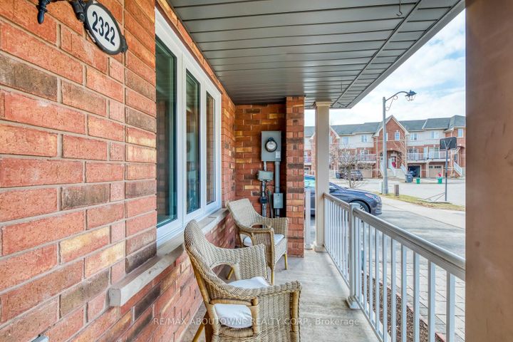 Photo 3 at 2322 Saddlecreek Crescent, WM Westmount, Oakville