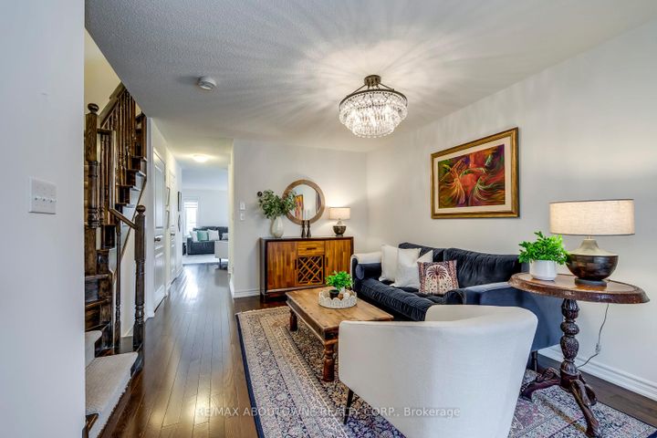 Photo 4 at 2322 Saddlecreek Crescent, WM Westmount, Oakville