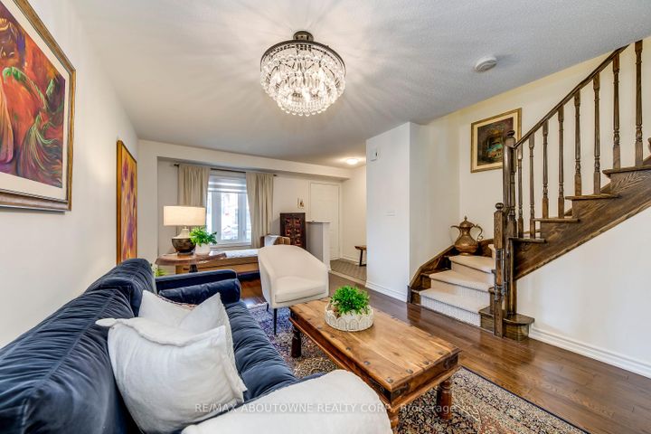 Photo 7 at 2322 Saddlecreek Crescent, WM Westmount, Oakville