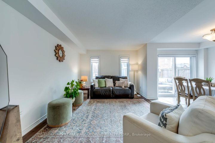 Photo 8 at 2322 Saddlecreek Crescent, WM Westmount, Oakville