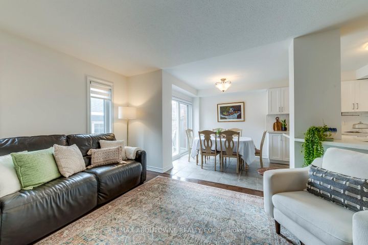 Photo 9 at 2322 Saddlecreek Crescent, WM Westmount, Oakville