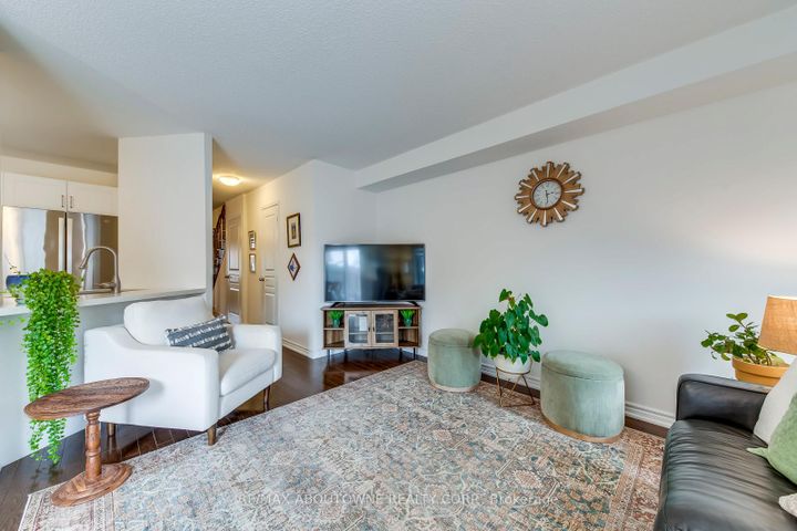 Photo 11 at 2322 Saddlecreek Crescent, WM Westmount, Oakville