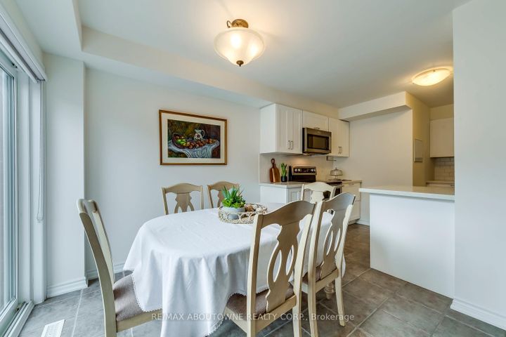 Photo 12 at 2322 Saddlecreek Crescent, WM Westmount, Oakville