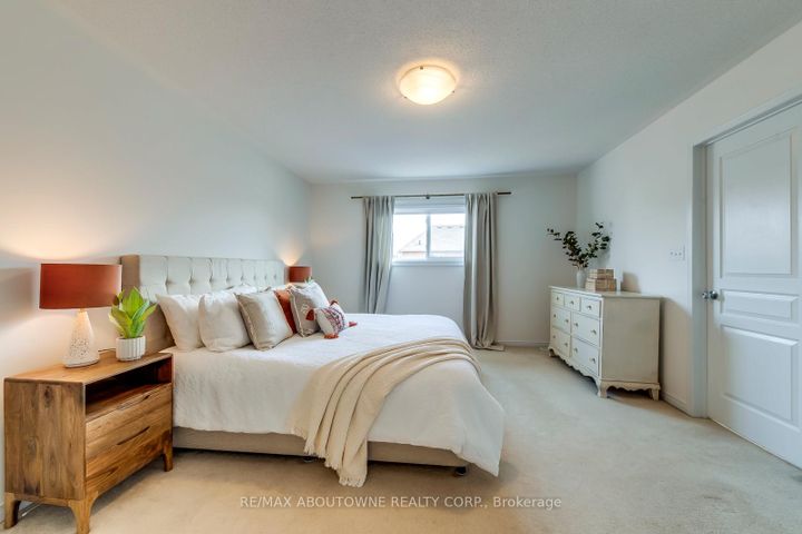 Photo 17 at 2322 Saddlecreek Crescent, WM Westmount, Oakville