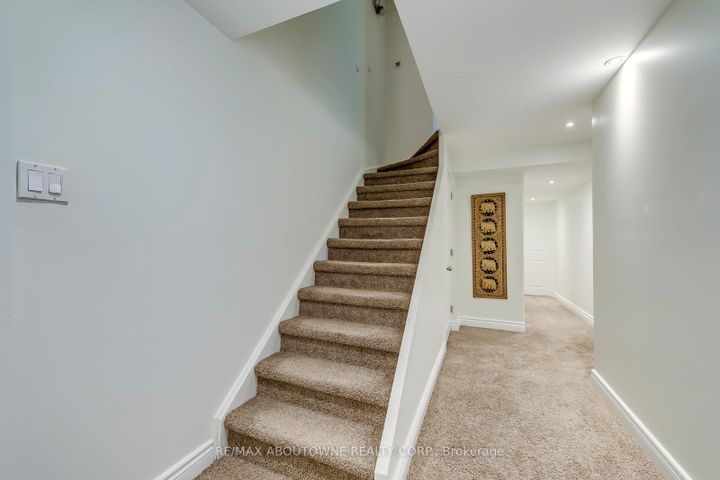 Photo 32 at 2322 Saddlecreek Crescent, WM Westmount, Oakville