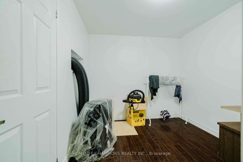 Photo 7 at 12 - 2835 Markham Road, Rouge E11, Toronto