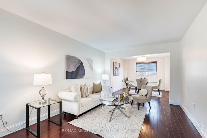 Photo 7 at 5255 Astwell Avenue, Hurontario, Mississauga