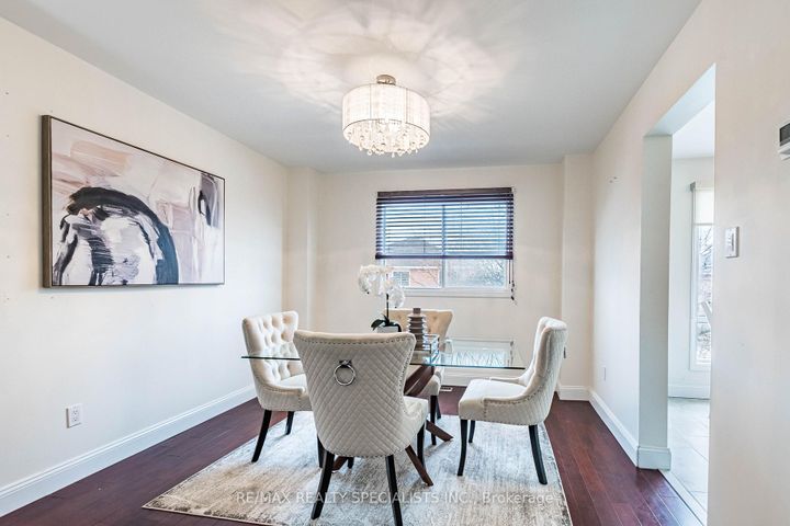 Photo 9 at 5255 Astwell Avenue, Hurontario, Mississauga