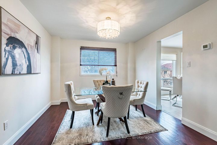 Photo 10 at 5255 Astwell Avenue, Hurontario, Mississauga