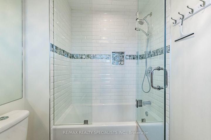 Photo 33 at 5255 Astwell Avenue, Hurontario, Mississauga