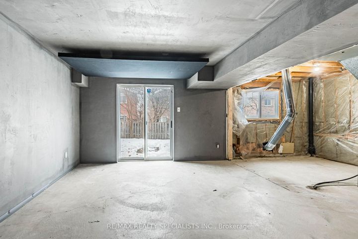 Photo 38 at 5255 Astwell Avenue, Hurontario, Mississauga