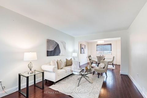 Photo 7 at 5255 Astwell Avenue, Hurontario, Mississauga