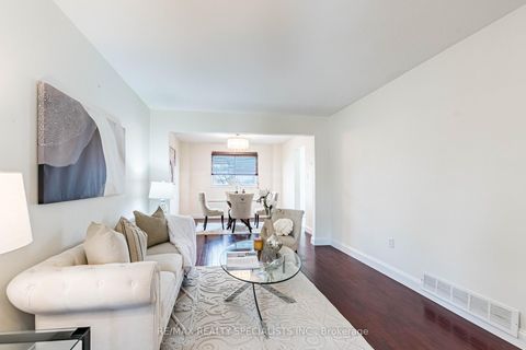 Photo 8 at 5255 Astwell Avenue, Hurontario, Mississauga