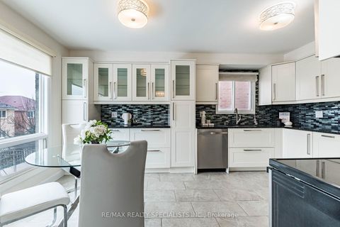 Photo 14 at 5255 Astwell Avenue, Hurontario, Mississauga