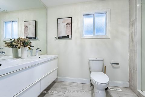 Photo 34 at 5255 Astwell Avenue, Hurontario, Mississauga