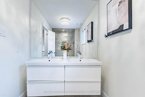 Photo 35 at 5255 Astwell Avenue, Hurontario, Mississauga