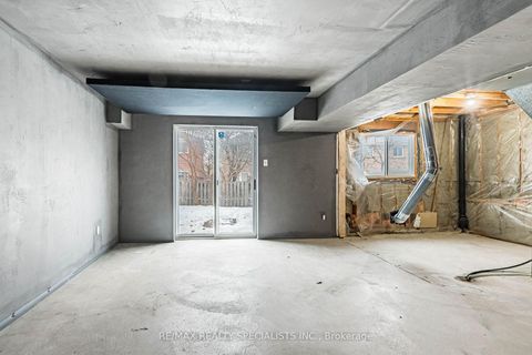 Photo 38 at 5255 Astwell Avenue, Hurontario, Mississauga