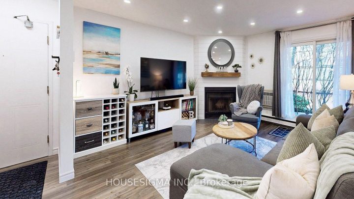 Photo 2 at 114 - 1496 Pilgrims Way, GA Glen Abbey, Oakville