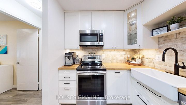 Photo 8 at 114 - 1496 Pilgrims Way, GA Glen Abbey, Oakville