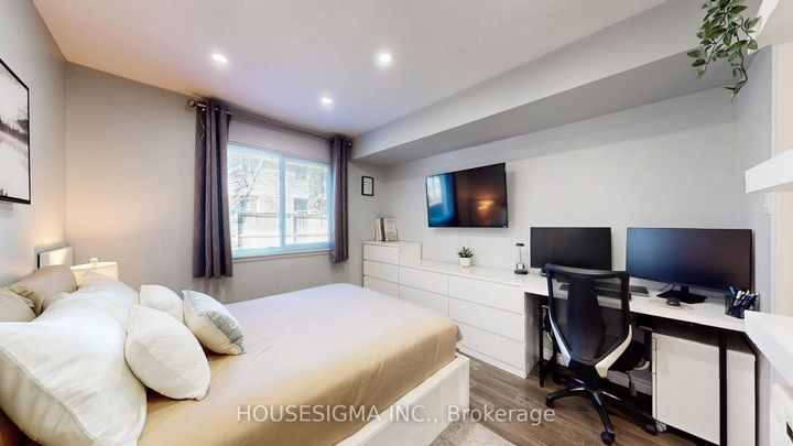 Photo 10 at 114 - 1496 Pilgrims Way, GA Glen Abbey, Oakville