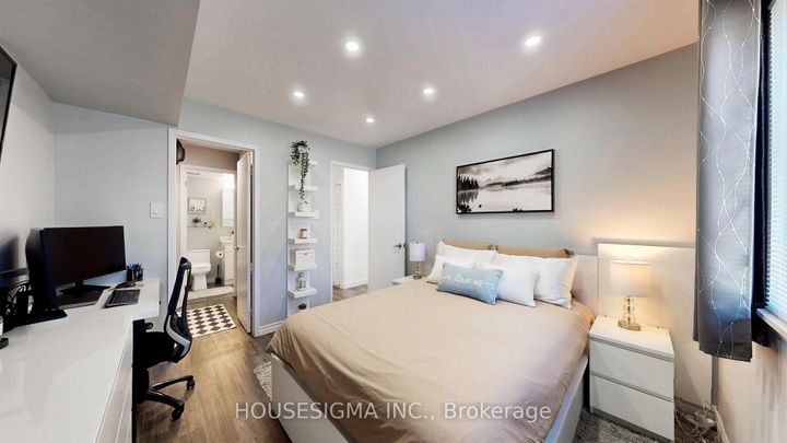 Photo 11 at 114 - 1496 Pilgrims Way, GA Glen Abbey, Oakville