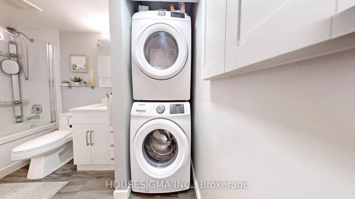 Photo 16 at 114 - 1496 Pilgrims Way, GA Glen Abbey, Oakville