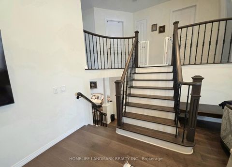 Photo 14 at 41 Mansard Drive, Jefferson, Richmond Hill