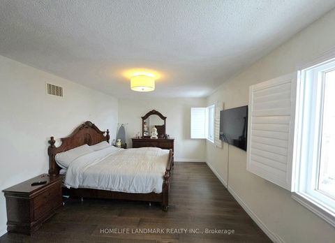 Photo 23 at 41 Mansard Drive, Jefferson, Richmond Hill