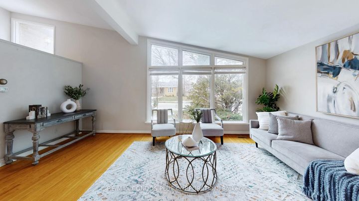 Photo 3 at 333 Pleasant Avenue, Newtonbrook West, Toronto