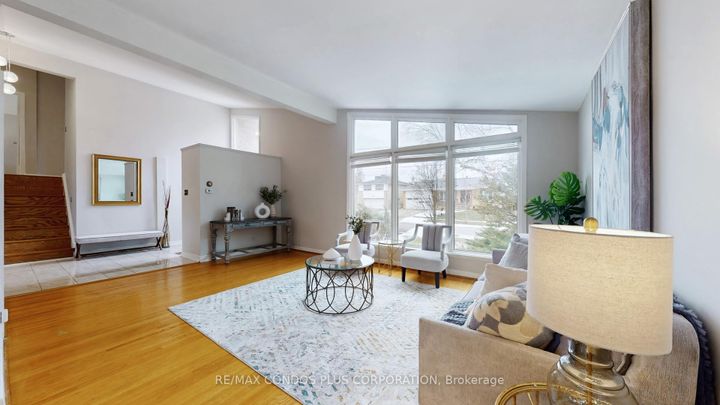 Photo 4 at 333 Pleasant Avenue, Newtonbrook West, Toronto