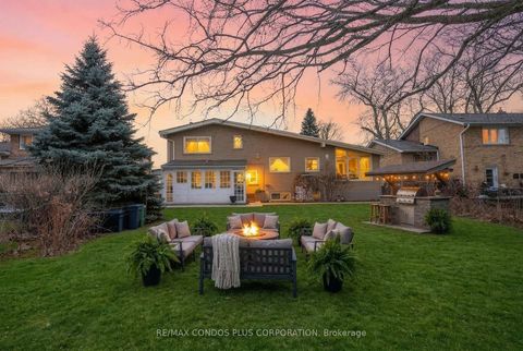 Photo 1 at 333 Pleasant Avenue, Newtonbrook West, Toronto