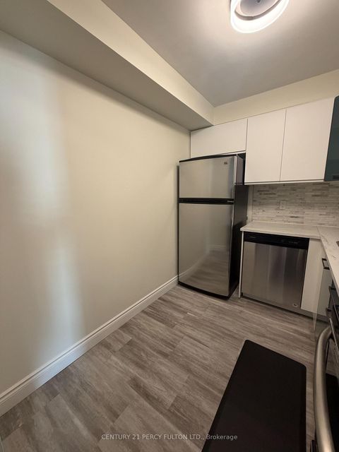 Photo 11 at 1115 - 30 Greenfield Avenue, Willowdale East, Toronto