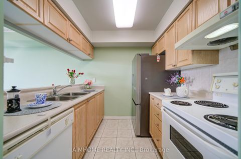 Photo 8 at 1705 - 18 Sommerset Way, Willowdale East, Toronto