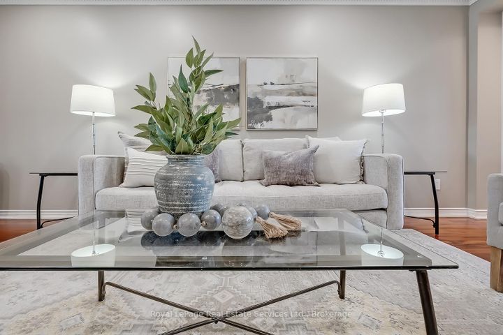 Photo 9 at 1274 Hilton Lane, GA Glen Abbey, Oakville