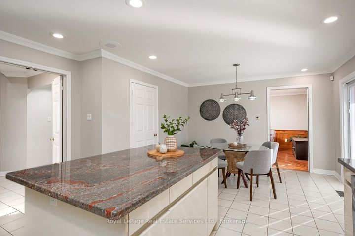 Photo 14 at 1274 Hilton Lane, GA Glen Abbey, Oakville