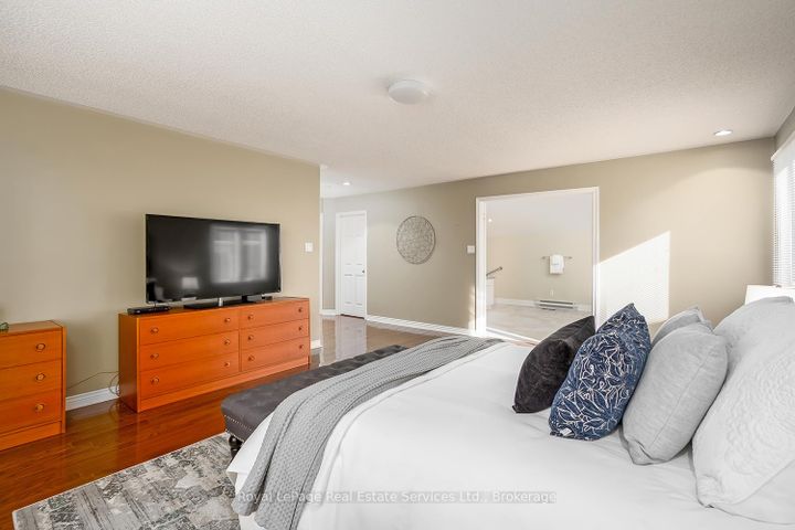 Photo 27 at 1274 Hilton Lane, GA Glen Abbey, Oakville