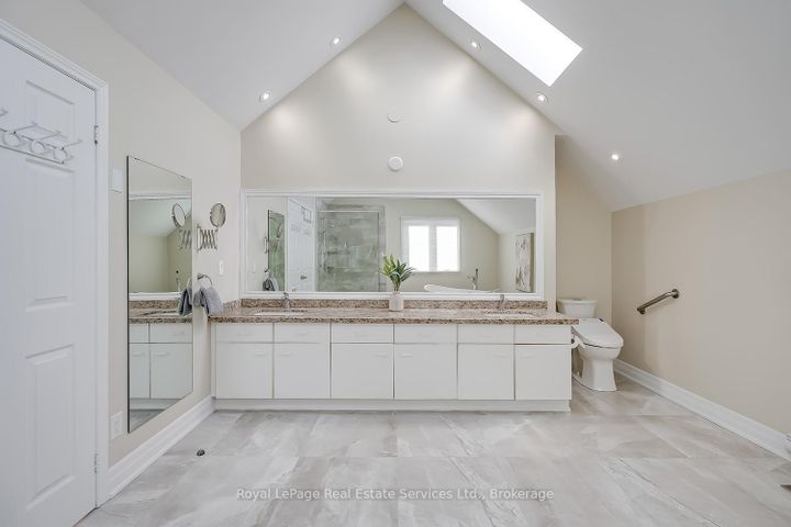 Photo 28 at 1274 Hilton Lane, GA Glen Abbey, Oakville