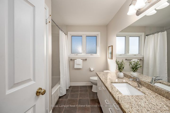 Photo 32 at 1274 Hilton Lane, GA Glen Abbey, Oakville