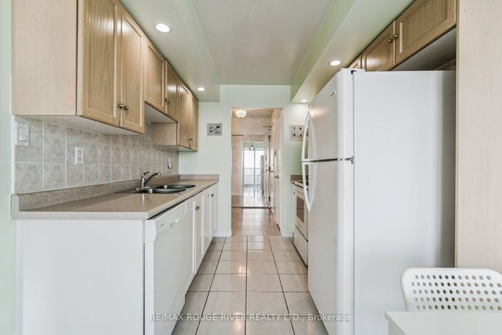 Photo 11 at 1136 - 125 OMNI Drive, Bendale, Toronto