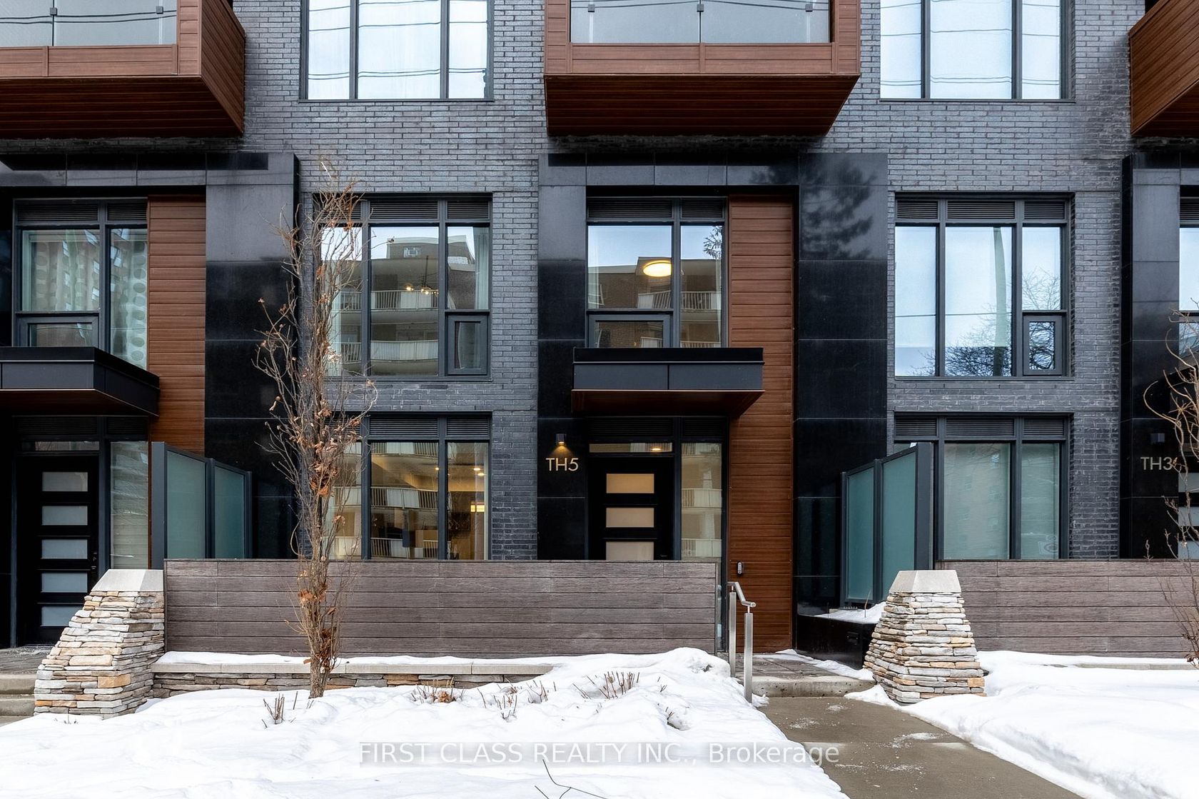 TH05 - 21 Park Street E, Port Credit, Mississauga 