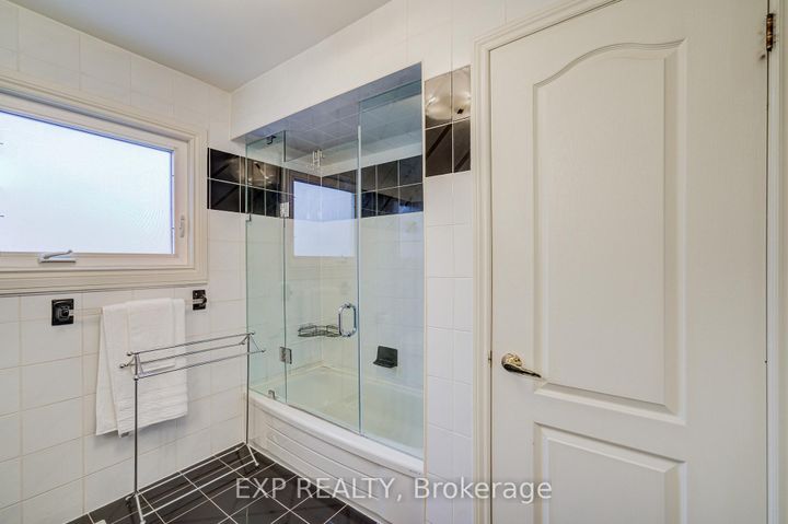 Photo 33 at 372 Greenock Drive, Maple, Vaughan