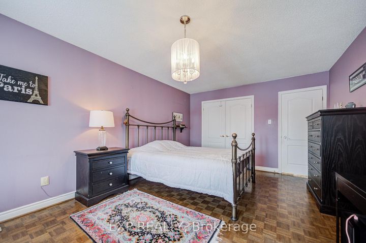 Photo 35 at 372 Greenock Drive, Maple, Vaughan