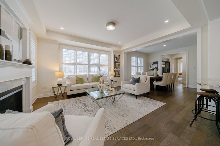 Photo 6 at 3209 Daisy Way, GO Glenorchy, Oakville