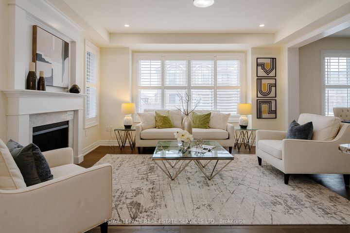 Photo 7 at 3209 Daisy Way, GO Glenorchy, Oakville