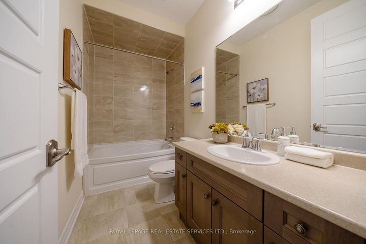 Photo 33 at 3209 Daisy Way, GO Glenorchy, Oakville