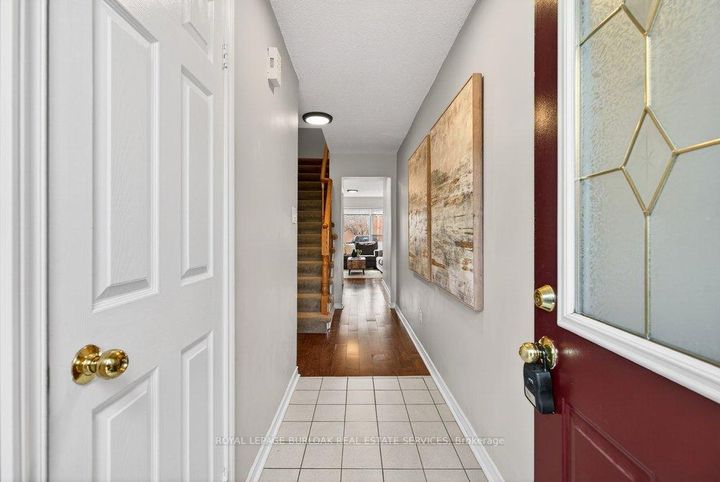 Photo 4 at 29 - 2004 Glenada Crescent, WC Wedgewood Creek, Oakville