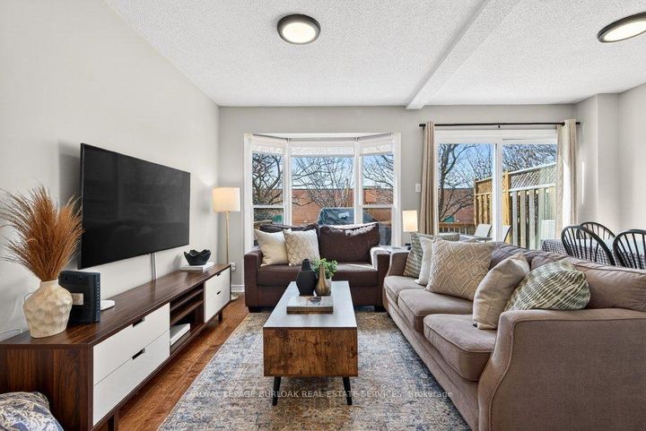 Photo 6 at 29 - 2004 Glenada Crescent, WC Wedgewood Creek, Oakville